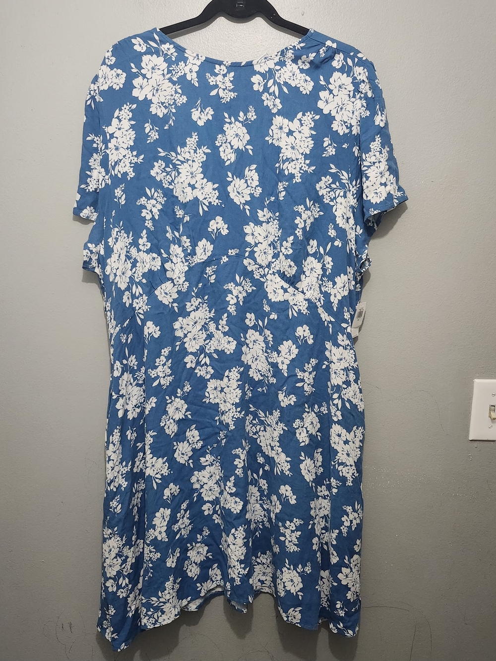 Old Navy Blue and White Floral Mini Dress Size XXL New